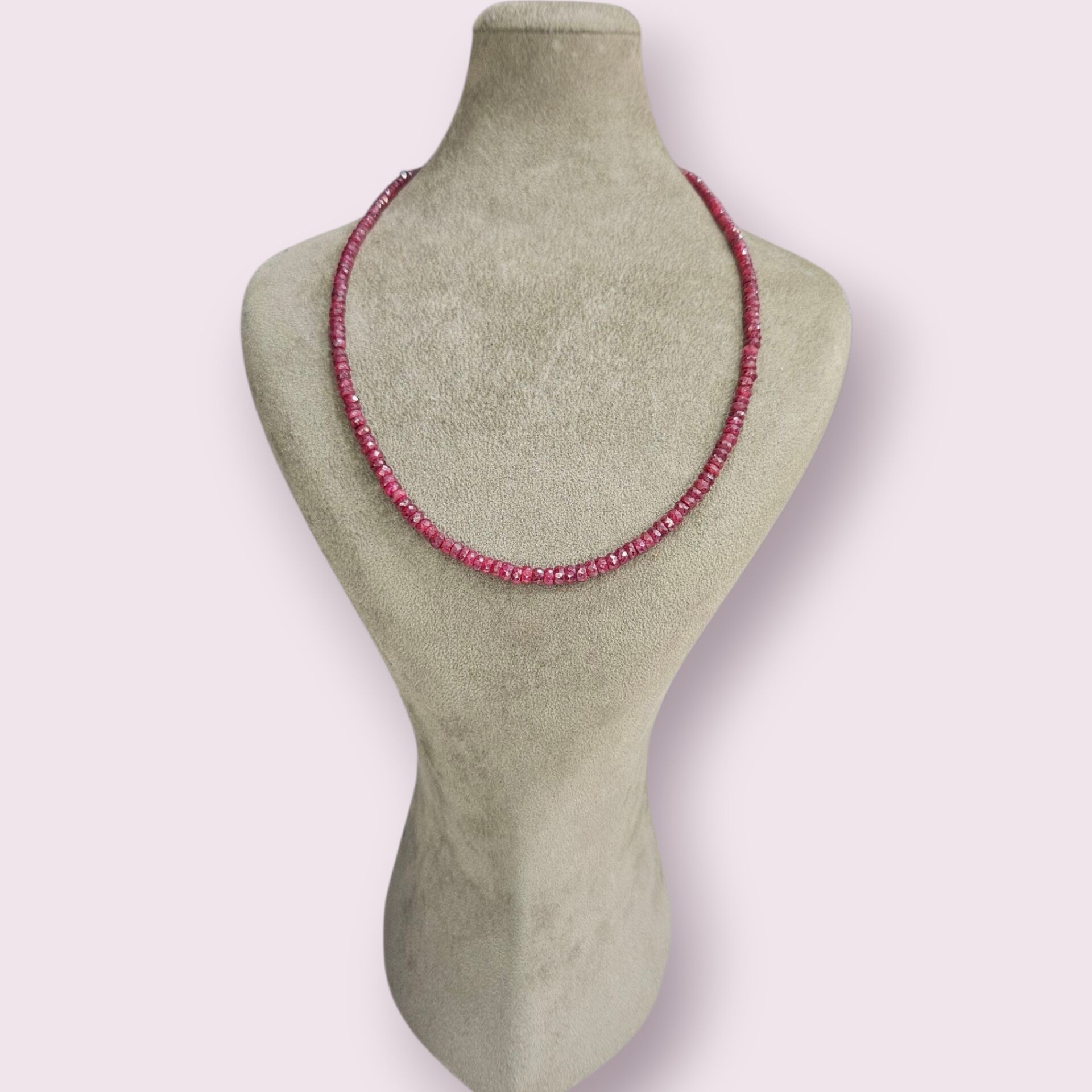 45 cm Kök Yakut Doğal Taş Kolye