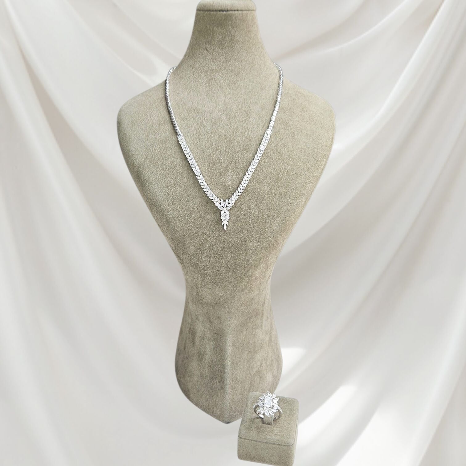 Zirkon Taşlı Kadın Şık Abiye Gümüş Kolye Yüzük Takım Set