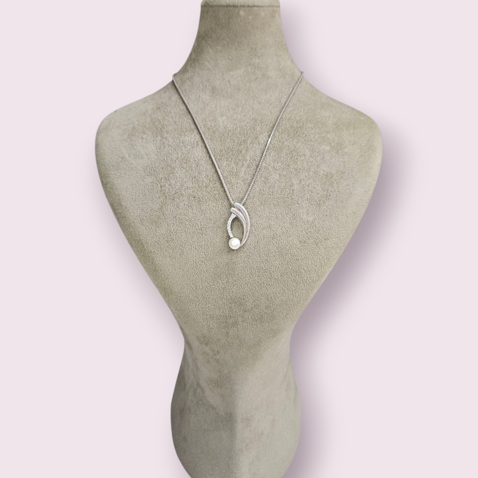 Zirkon Taşlı İnci Kolye