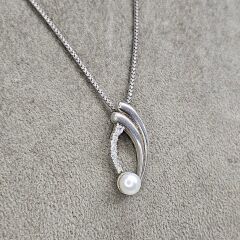 Zirkon Taşlı İnci Kolye