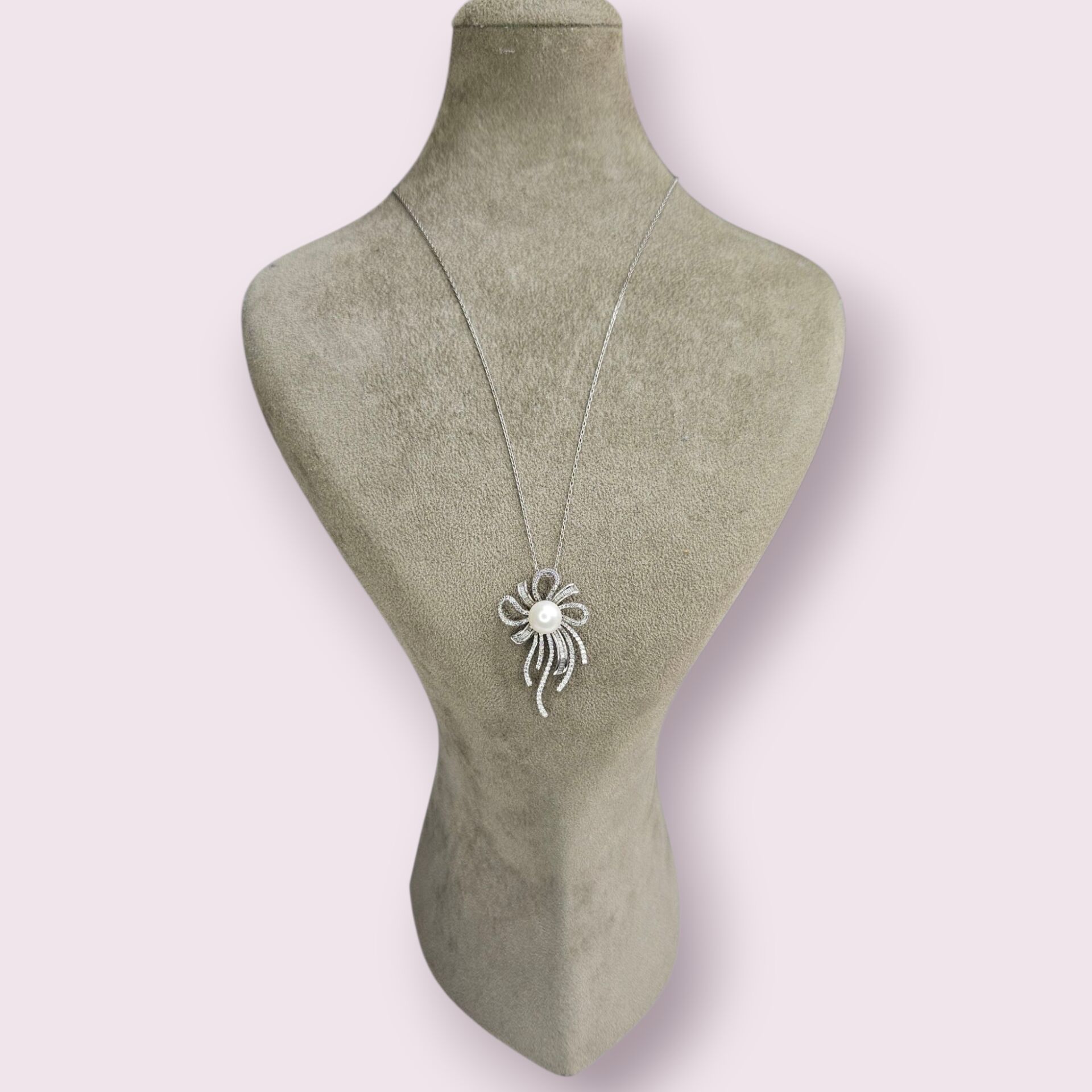 Kurdele Form Zirkon Taşlı Gümüş İnci Kolye