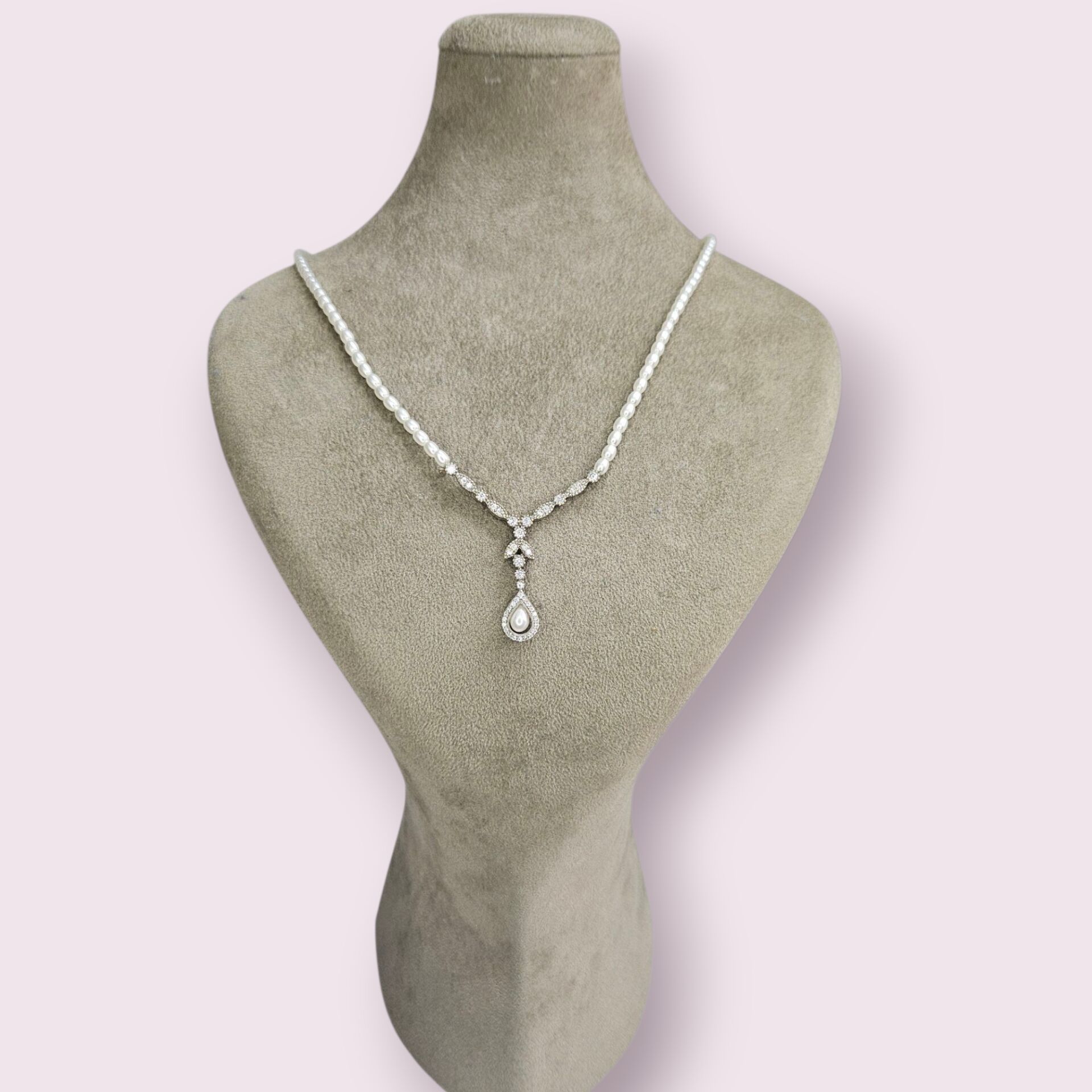 Gümüş Kolye uçlu Abiyeye uygun İnci Kolye