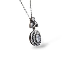Oval Taşlı Elmas Model Gümüş Kolye