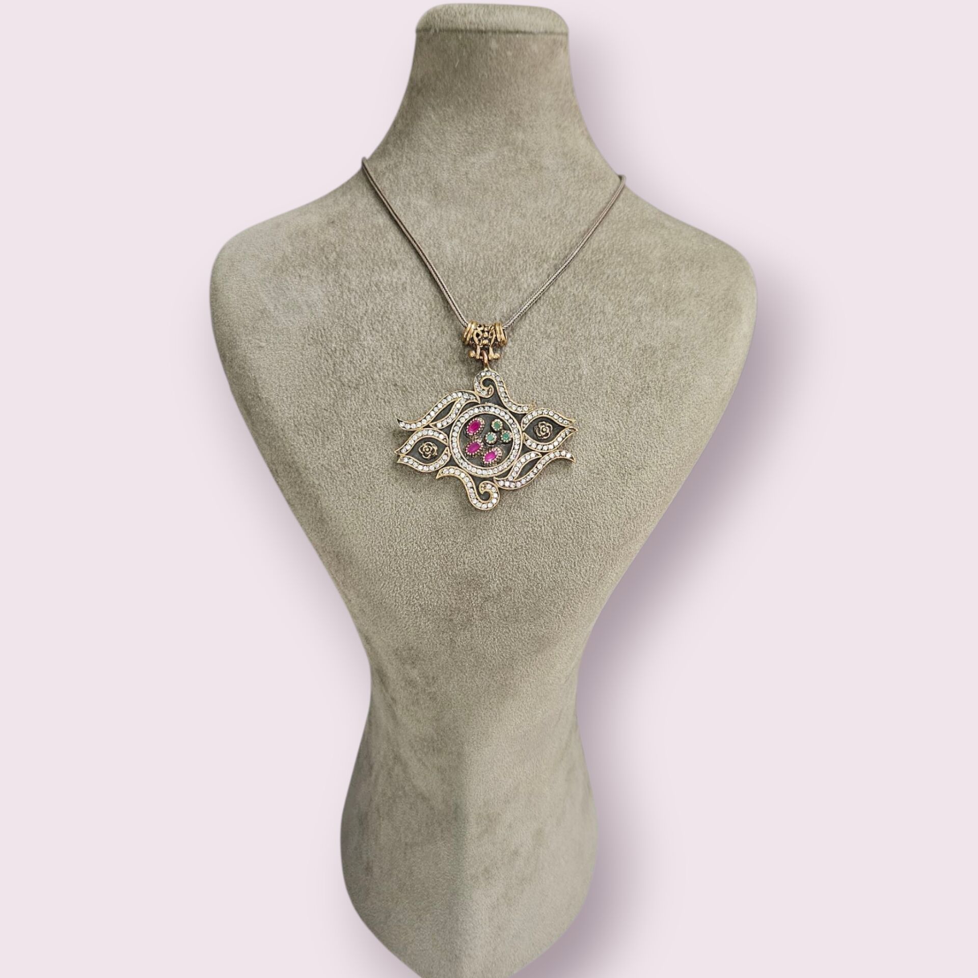 Yakut ve Zümrüt Taşlı Otantik Gümüş Kolye