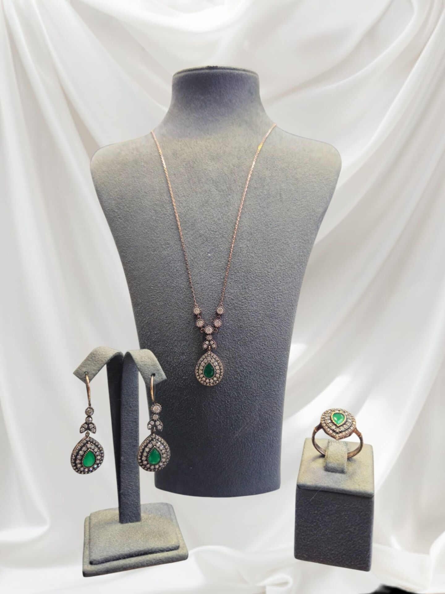 Zümrüt Yeşili Elmas Kesim Gümüş Set