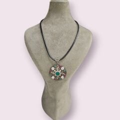 Daire Form Yakut ve Zümrüt Taşlı Büyük Boy Otantik Gümüş Kolye