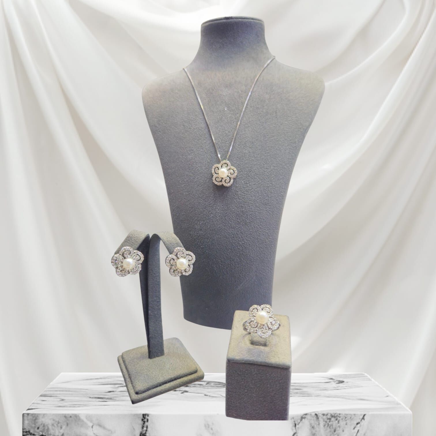 Çiçek Model İnci Taşlı Gümüş Set