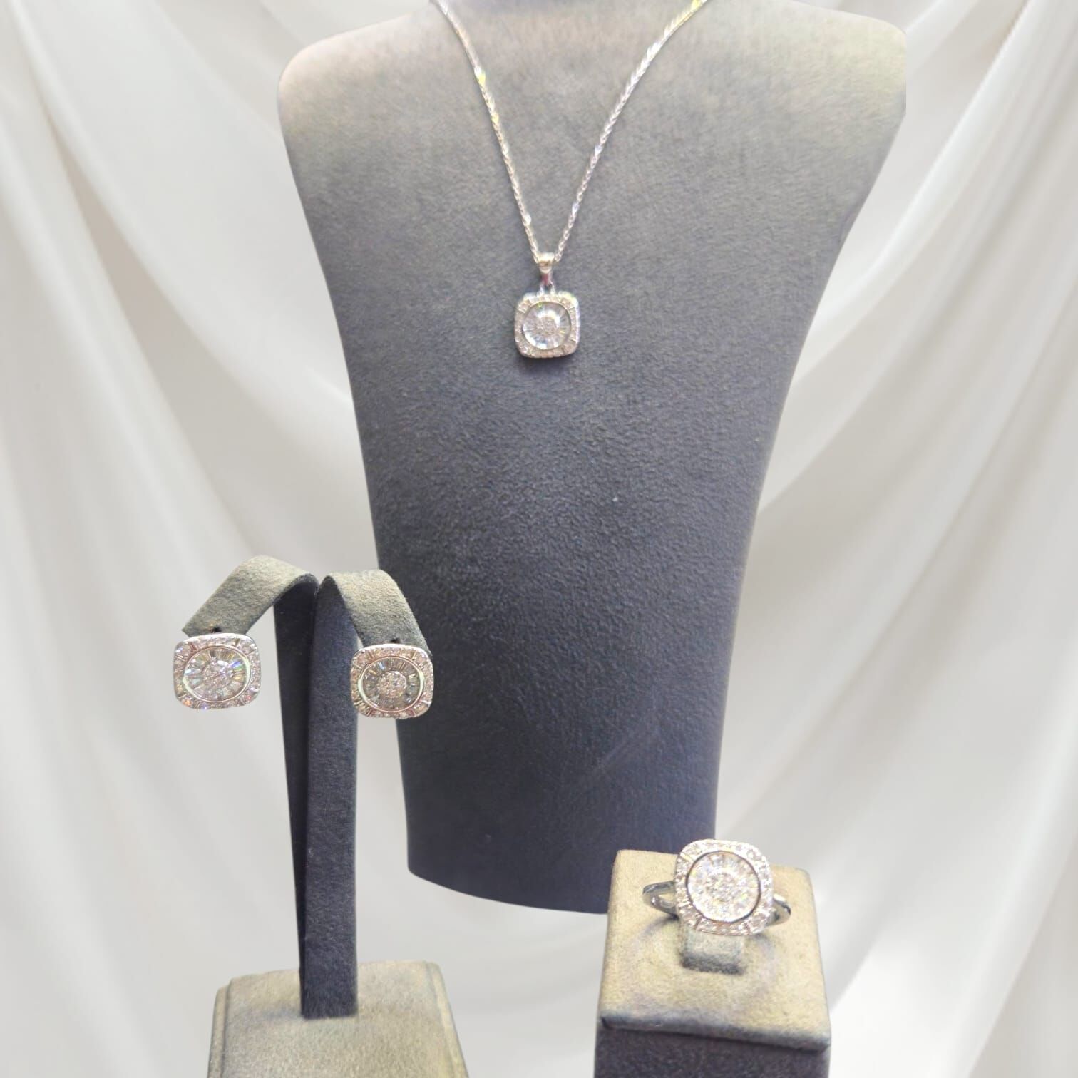 Kare Kesim Zirkon Taşlı Gümüş Set