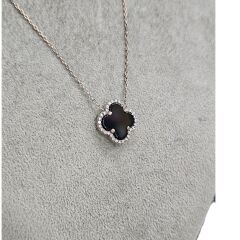 Siyah Renk Yan Taşları Zirkon Yonca Model Gümüş Kolye