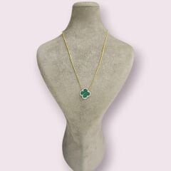 Yeşil Renk Yonca Model Yan Taşları Zirkon Gold Kaplama Gümüş Kolye