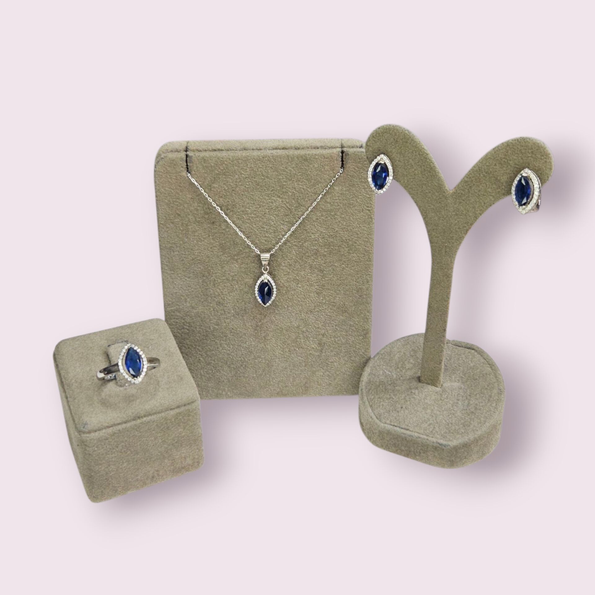 Safir Taşlı Şık Gümüş Set