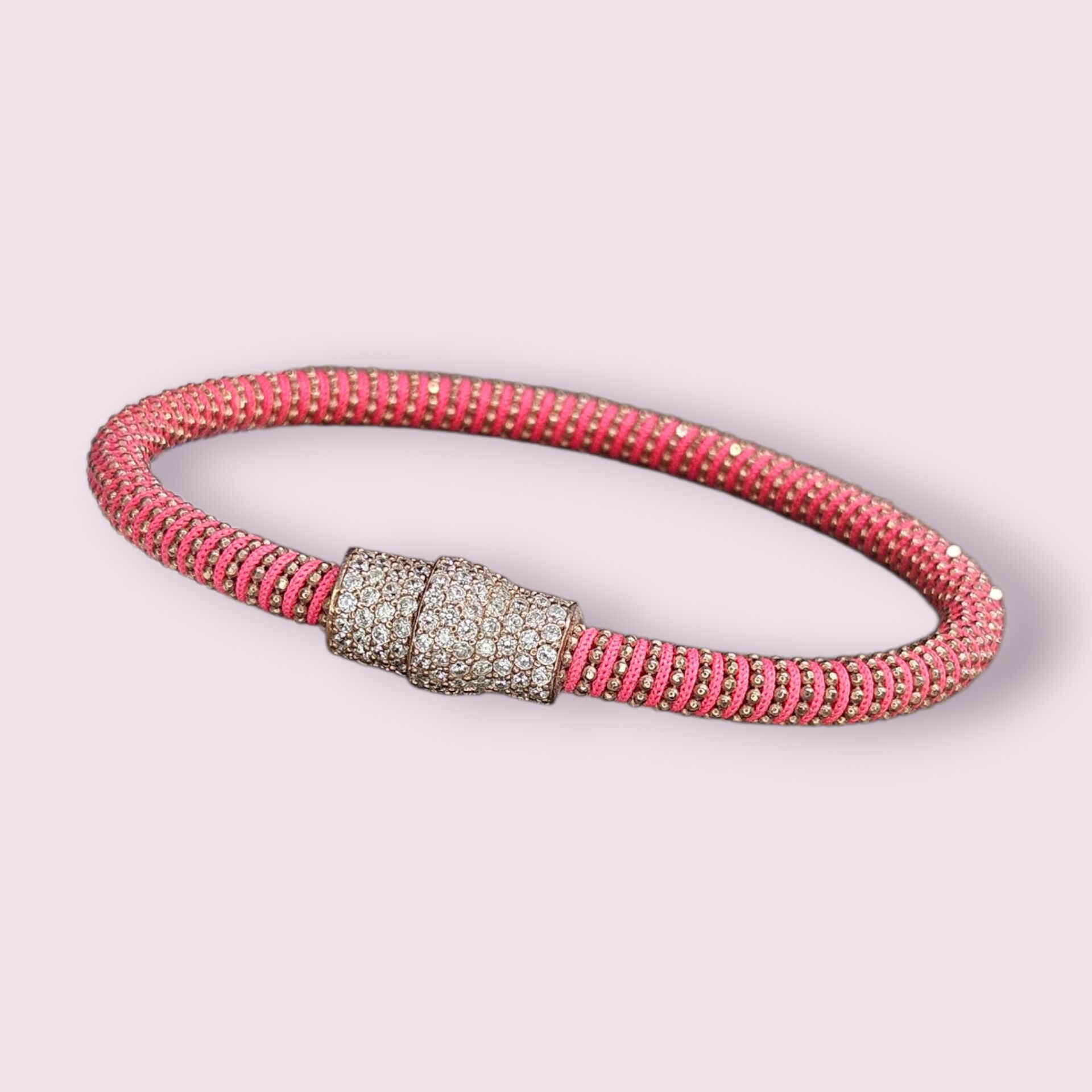 Pembe Renk Mıknatıslı Pırlanta Montür Zirkon Taş İp Bileklik