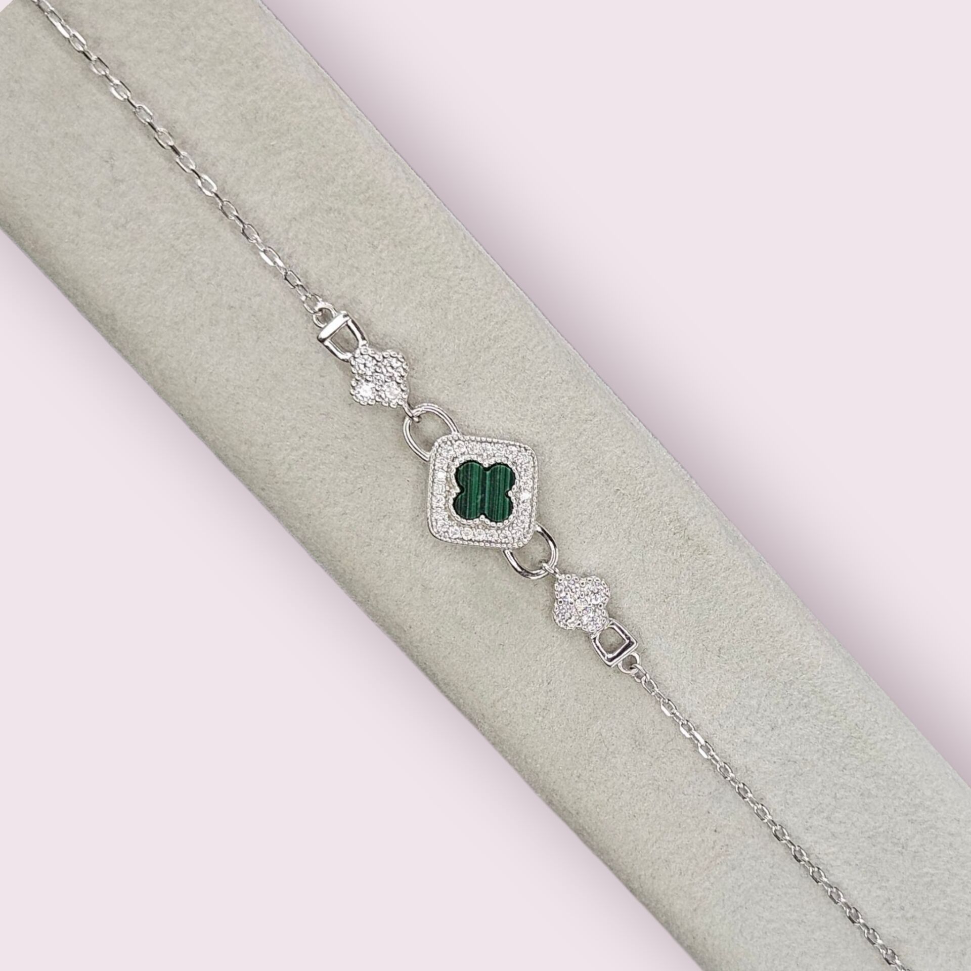 Yeşil Renk Zirkon Taşlı Minimal Gümüş Bileklik