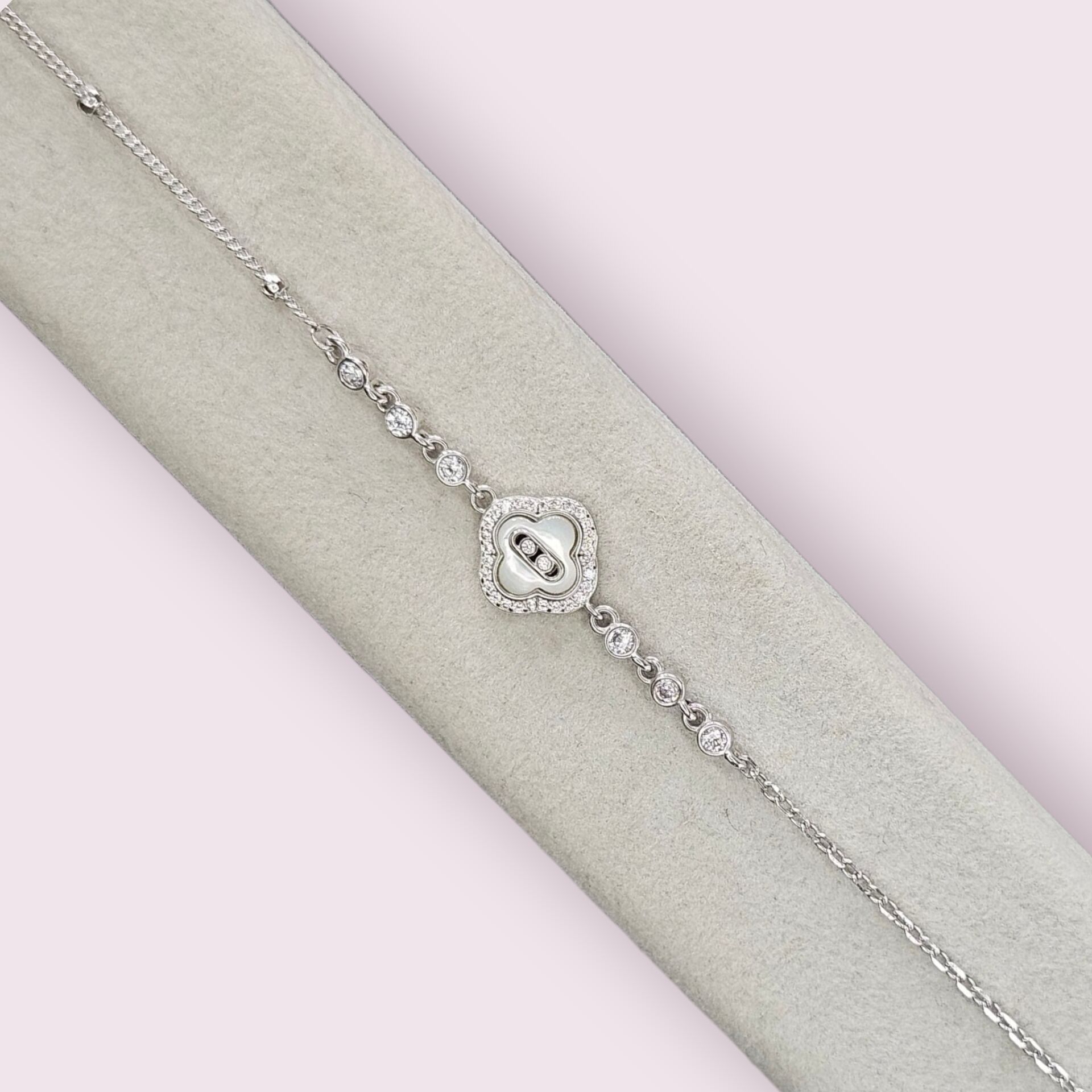 Sedef ve Zirkon Taşlı Çiçek Model Minimal Gümüş Bileklik