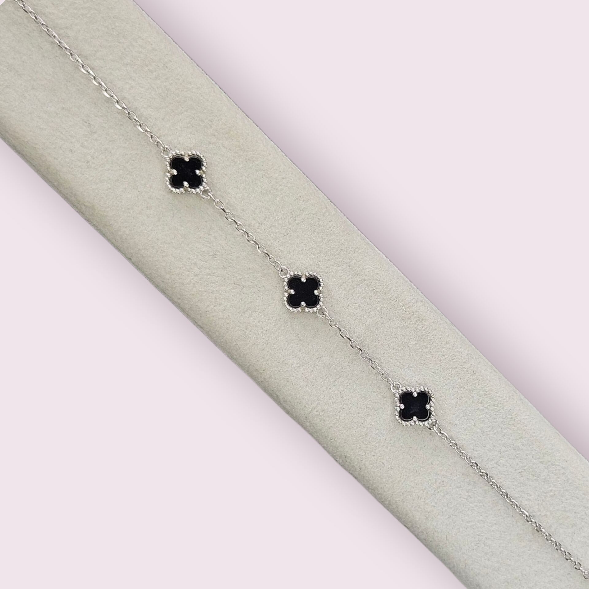 Siyah Renk 3'lü Yonca Model Gümüş Bileklik