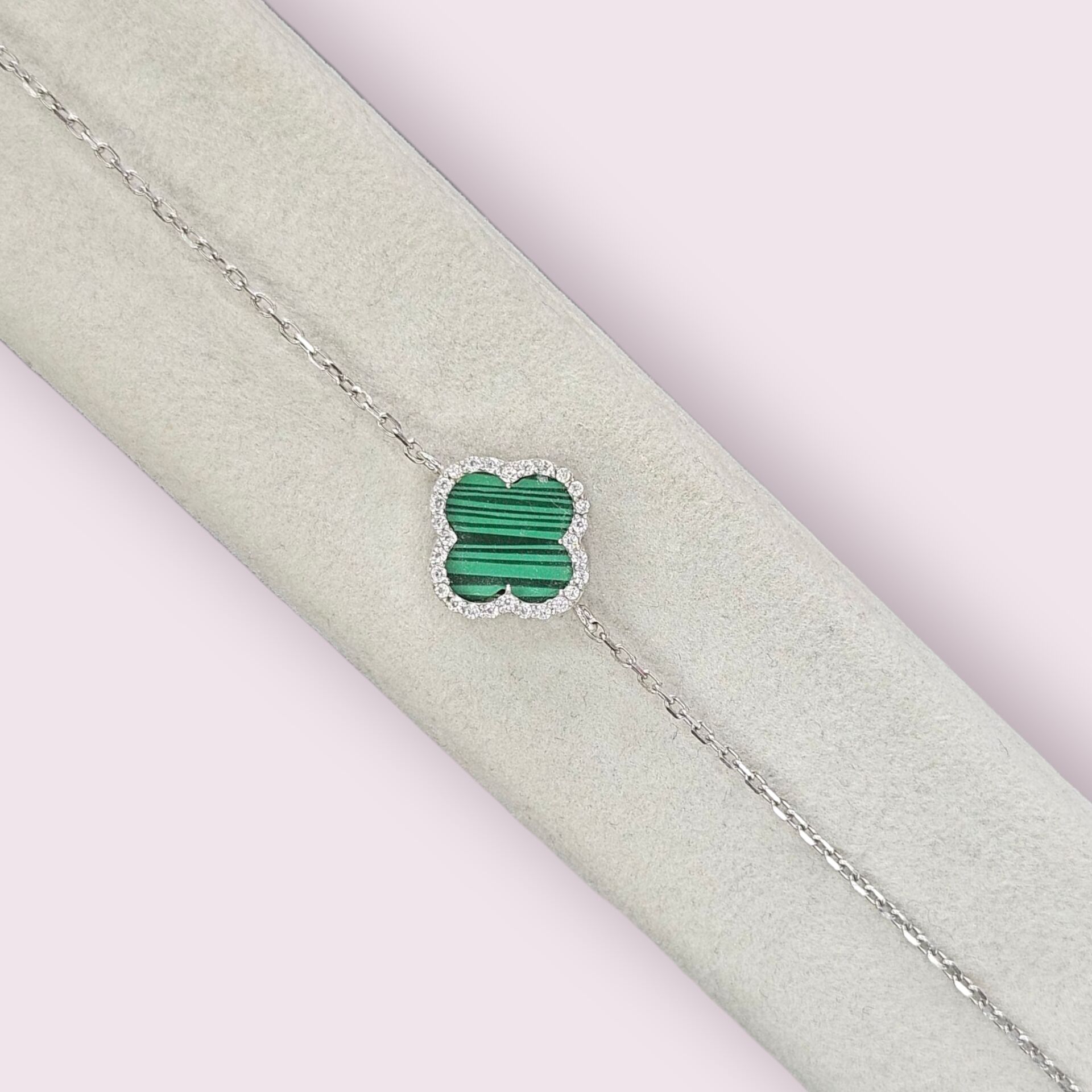 Yeşil Renk Zirkon Taşlı Minimal Gümüş Bileklik