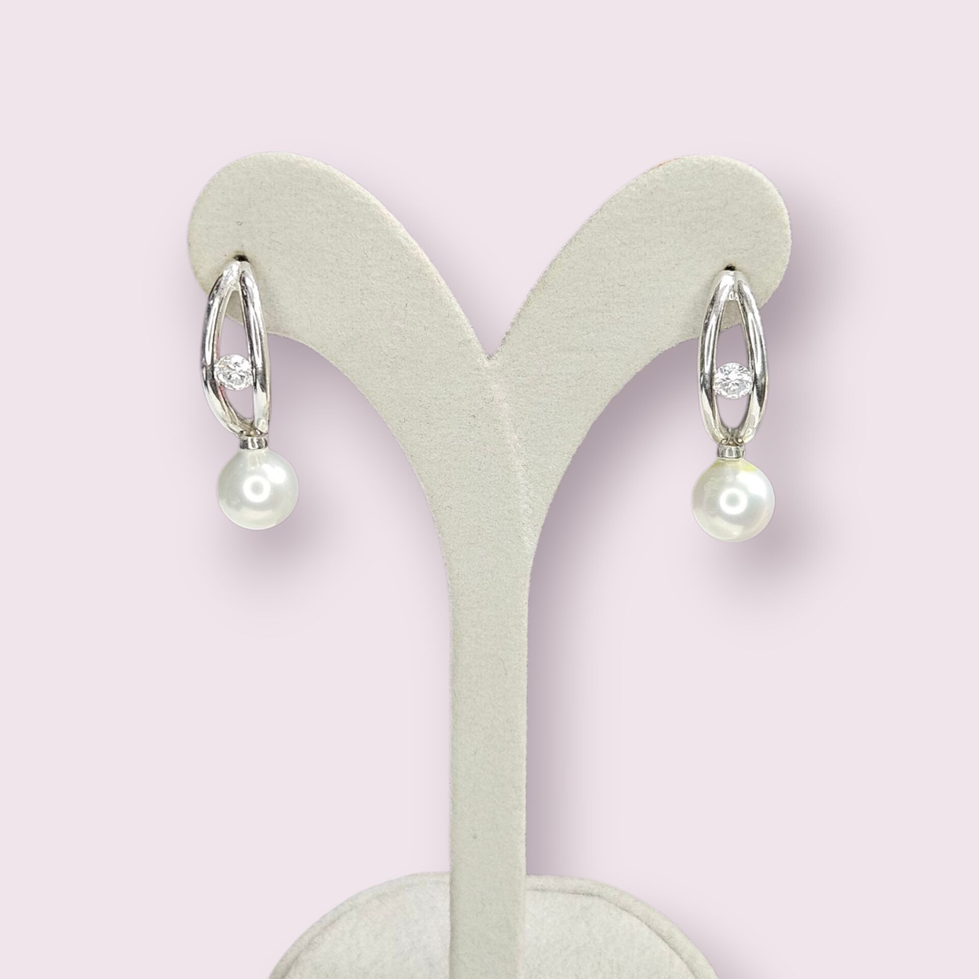 Halka Model Tek Taş Gümüş İnci Küpe