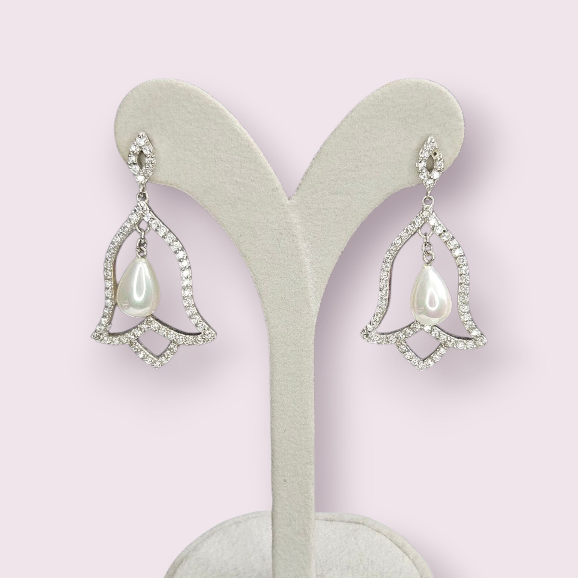 Lale Form Taşlı Gümüş Damla İnci Küpe