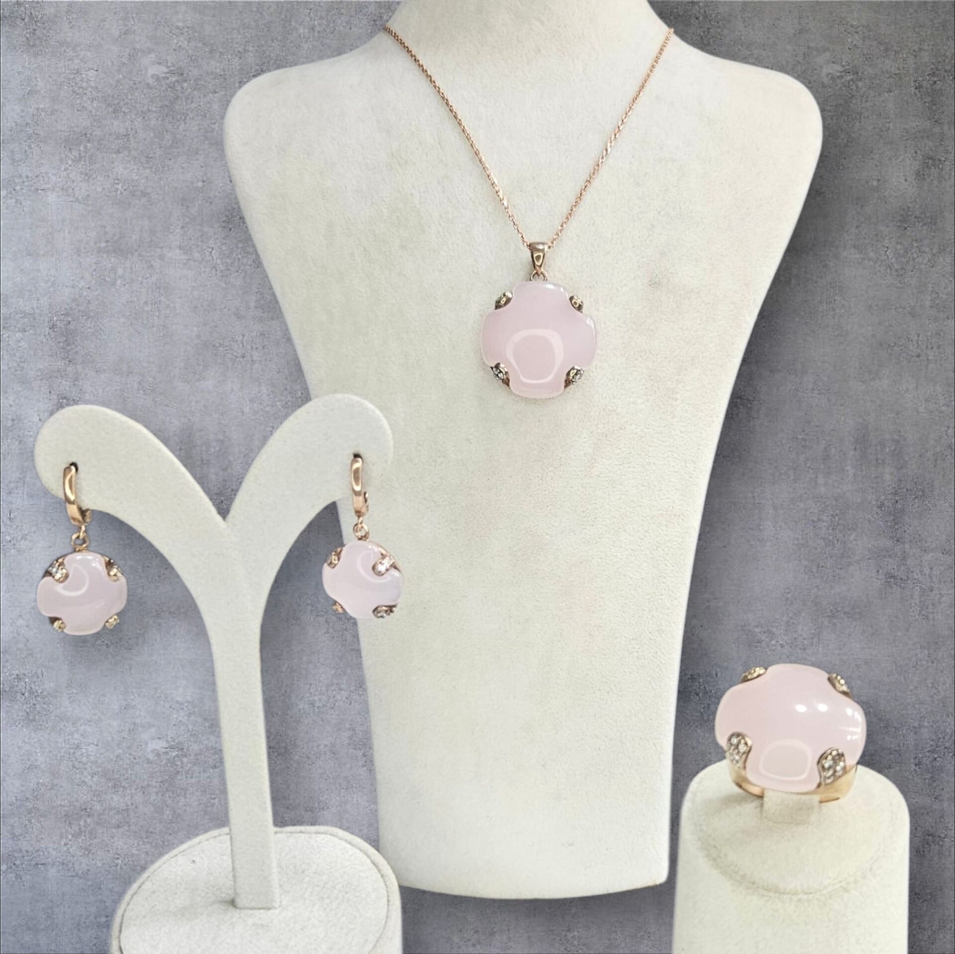 Pembe Kuvars Renk Büyük Taşlı Kolye Küpe Yüzük Gümüş Set