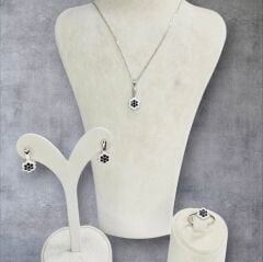 Çiçek Model Siyah Onix Taş Kolye, Küpe, Yüzük Gümüş Set