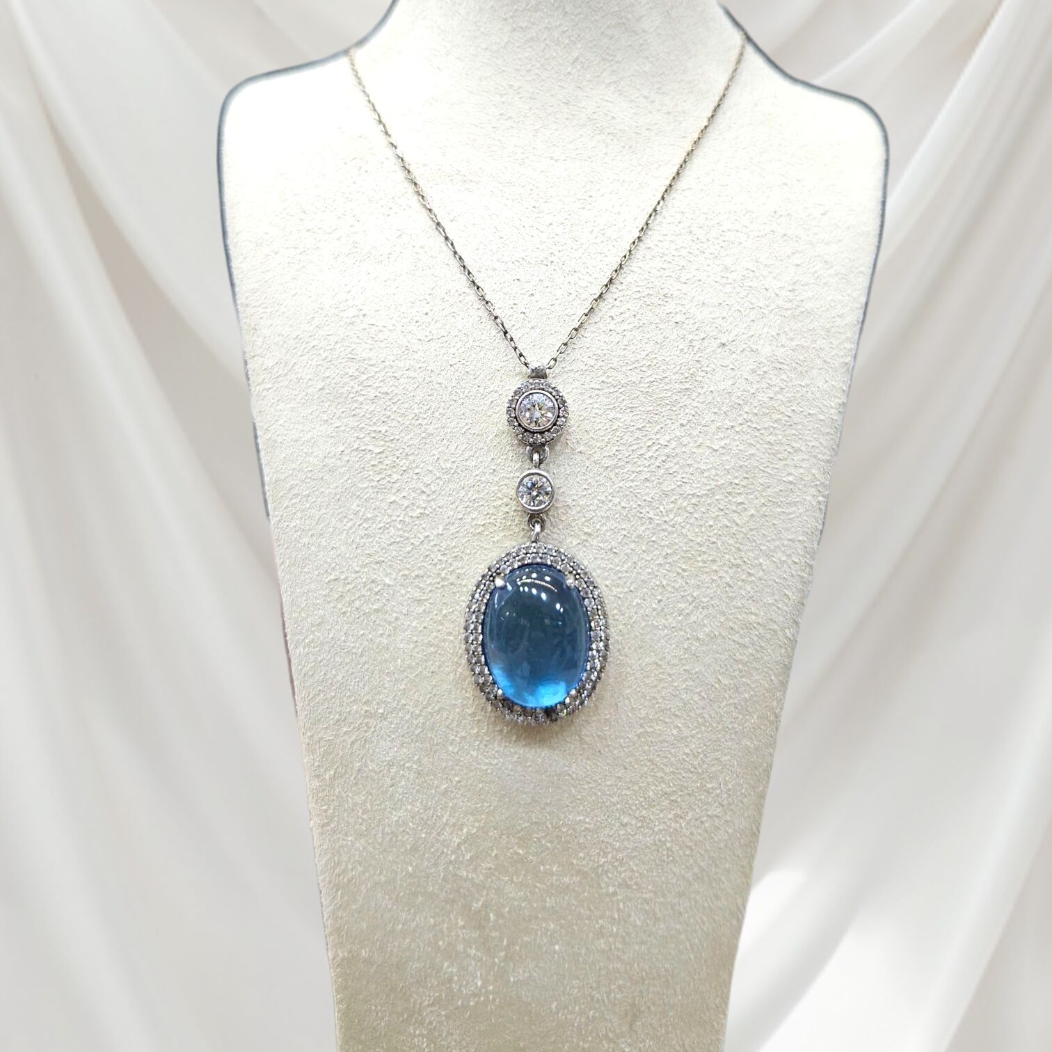 Akuamarin Taşlı Gümüş Kolye