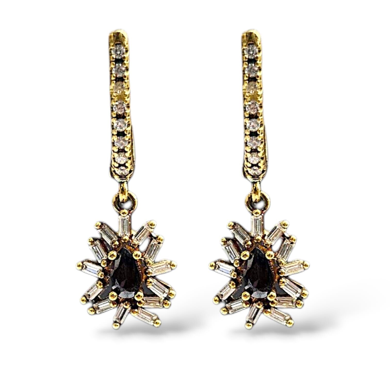 Siyah Taşlı Gold Küpe