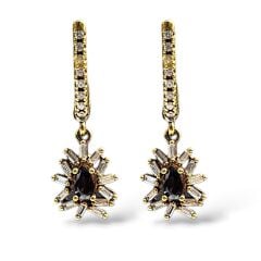 Siyah Taşlı Gold Küpe