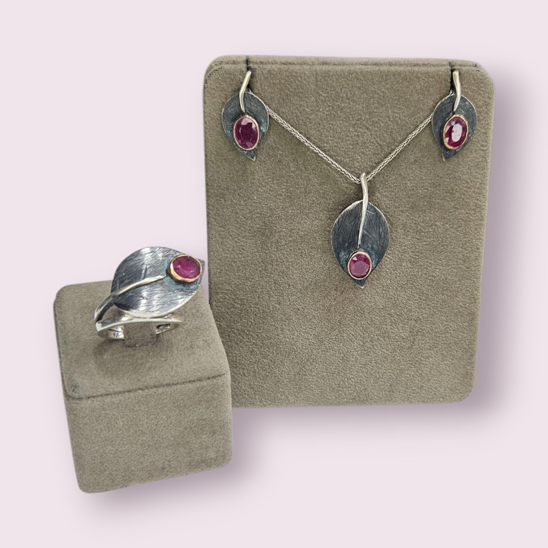 Yakut Taşlı Yaprak Form Tasarım Gümüş Set