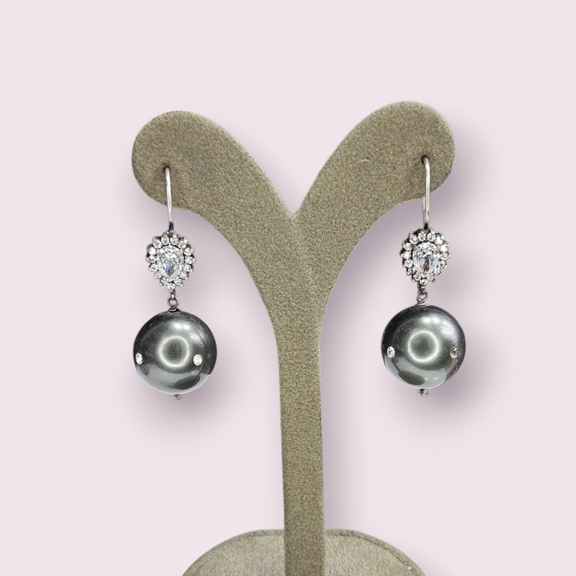 Damla Kesim Taşlı Sallantılı Gümüş Küpe