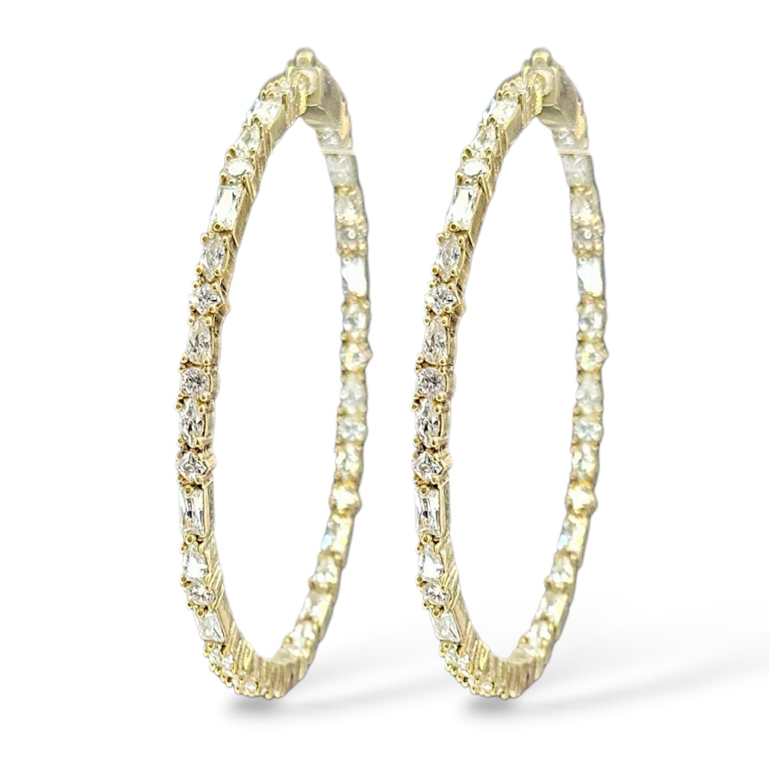 Çift Taraflı Taşlı Gold Halka Küpe