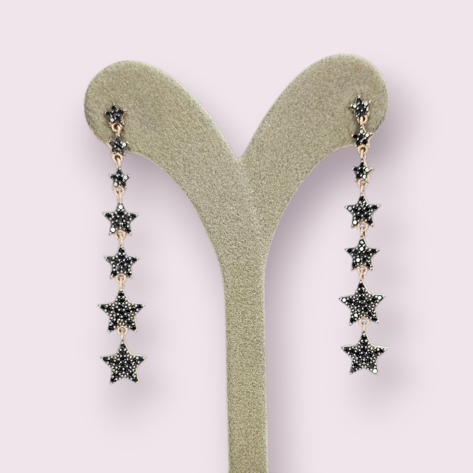 Siyah Taşlı Yıldız Model Sallantılı Gümüş Küpe