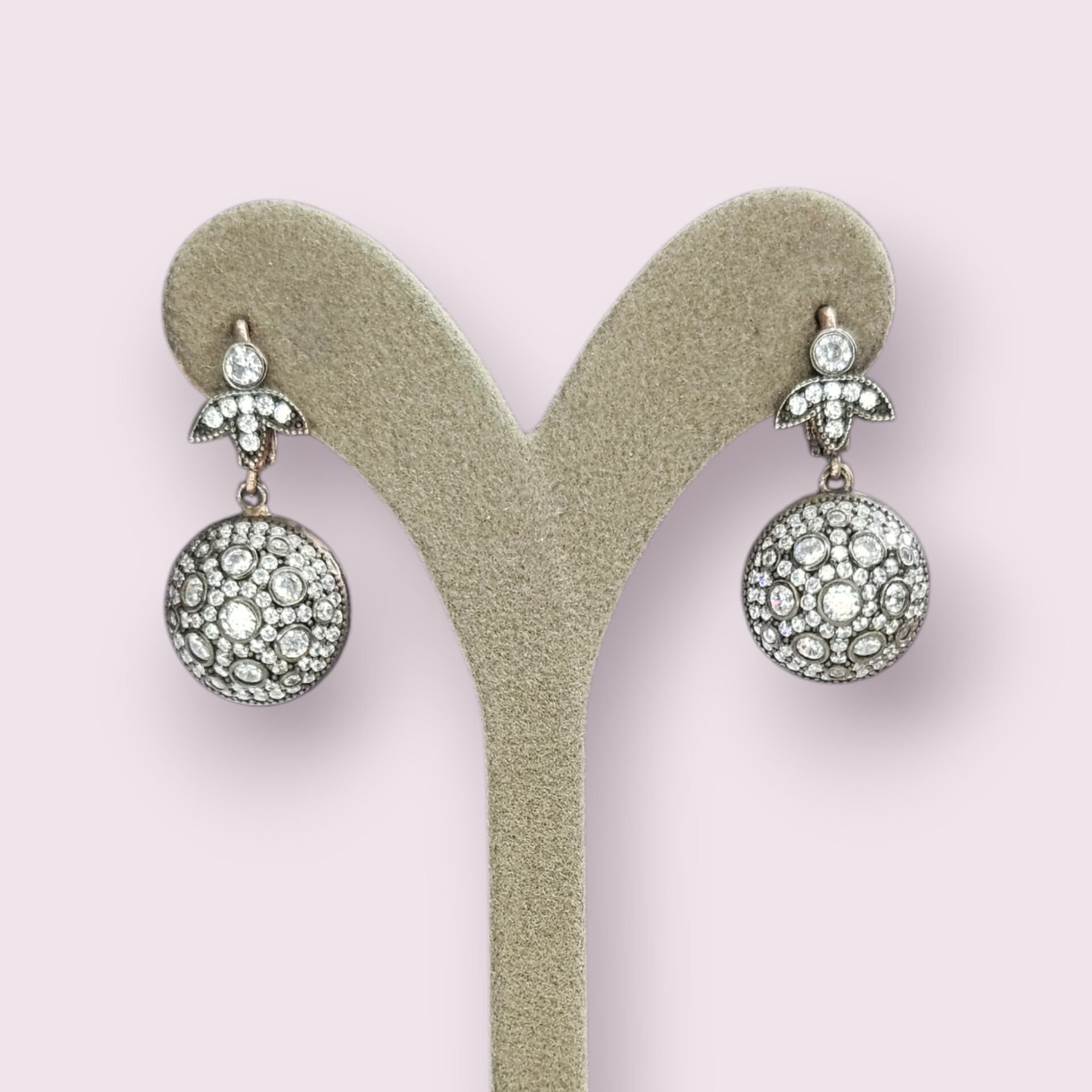 Elmas Model Sallantılı Gümüş Küpe