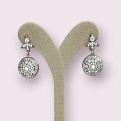 Elmas Model Sallantılı Gümüş Küpe