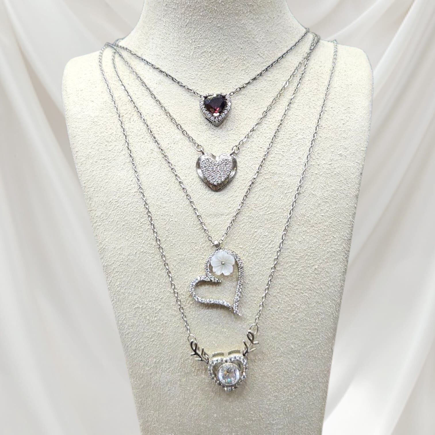 Taşlı Kalp Form Gümüş Kolye