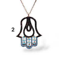 Taşlı Fatma Ananın Eli Kolye