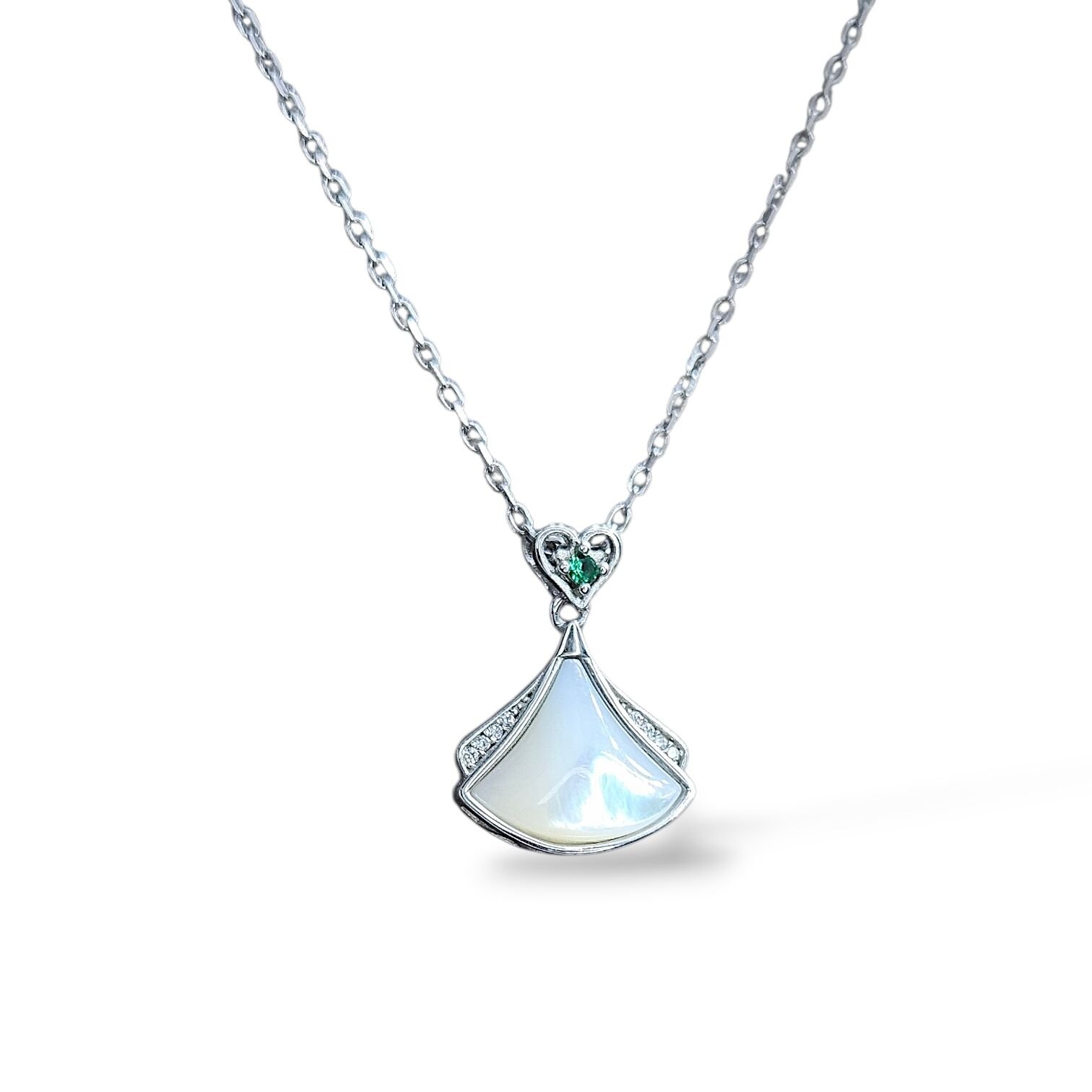 Zümrüt Taş Detay Sedef Gümüş Kolye