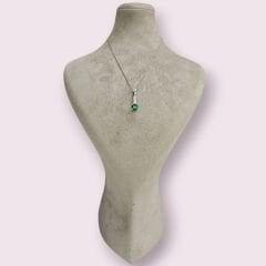 Zümrüt Renk Zirkon Taşlı Gümüş Kolye