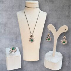 Elmas Model Çiçek Form Zümrüt Taş Gümüş Set