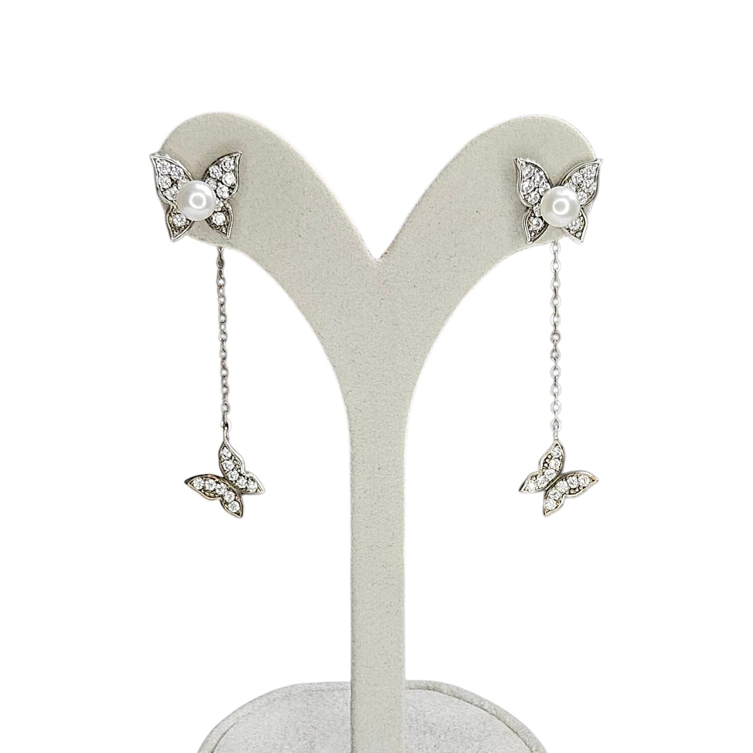 Kelebek Figürlü İnci Detay Sallantılı Gümüş Küpe