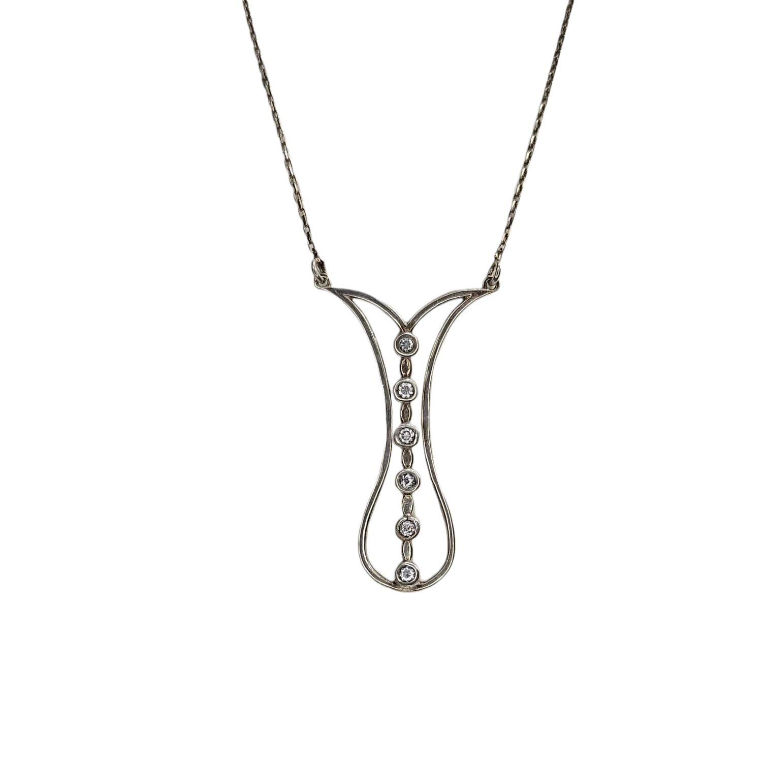 Lale Model Zirkon Taşlı Gümüş Kolye