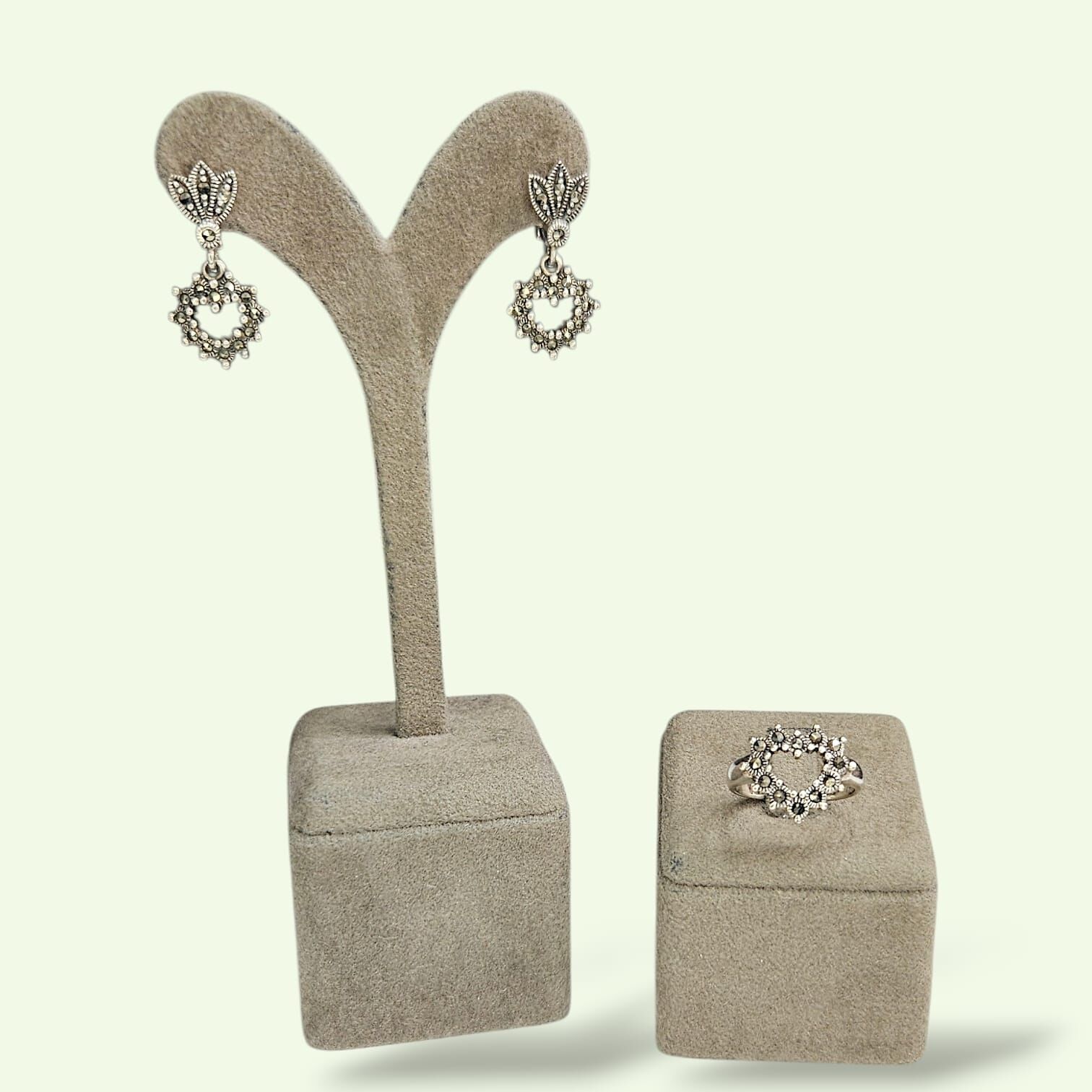 Markazit Taşlı Kalp Model Yüzük Küpe Takım