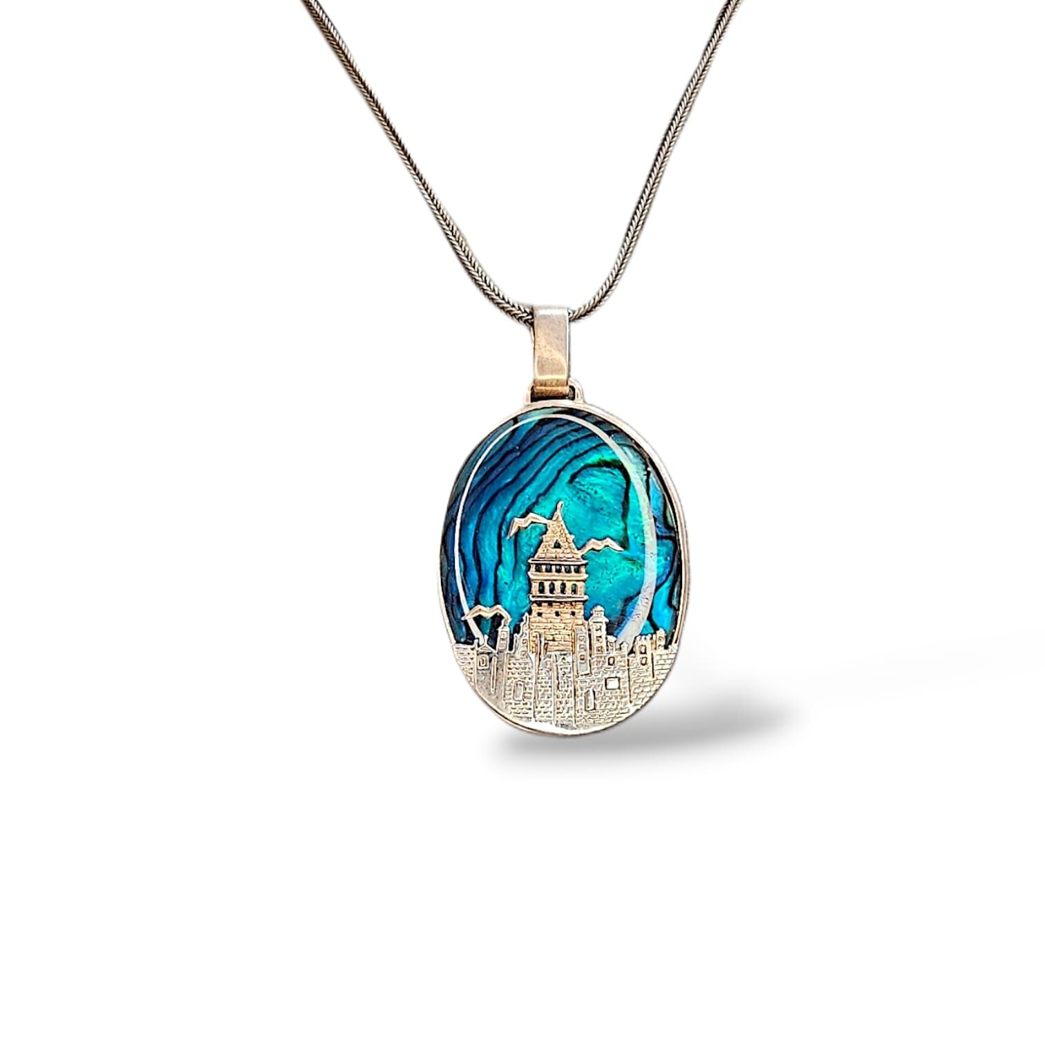 Okyanus Sedefi Doğal Taş Kız Kulesi Figürlü Gümüş Kolye