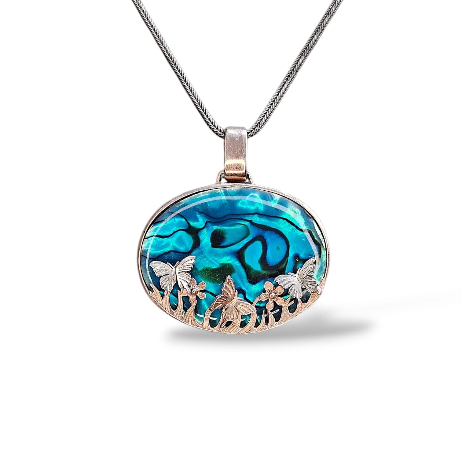 Okyanus Sedefi Doğal Taş Kelebek Figürlü Gümüş Kolye Ucu