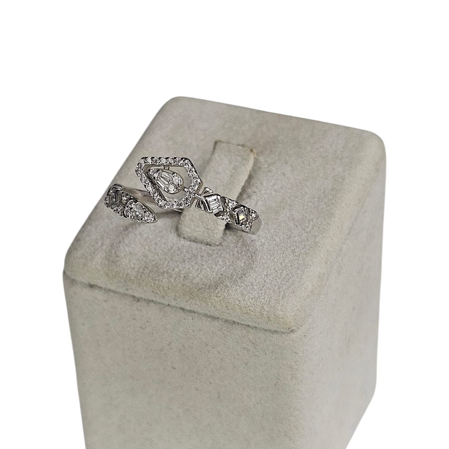 Yılan Model Taşlı Ayarlanabilir Gümüş Yüzük