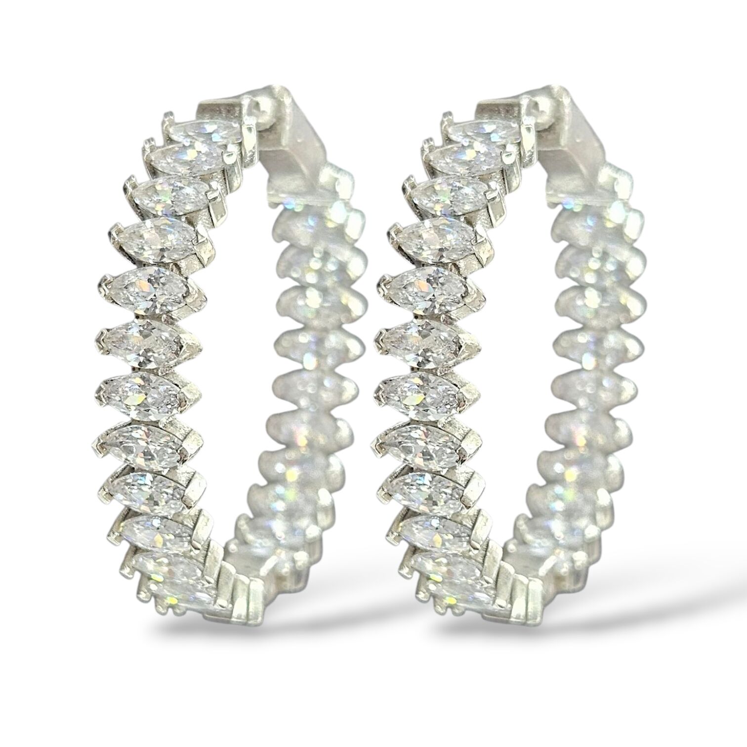 Taşlı Gümüş Halka Küpe