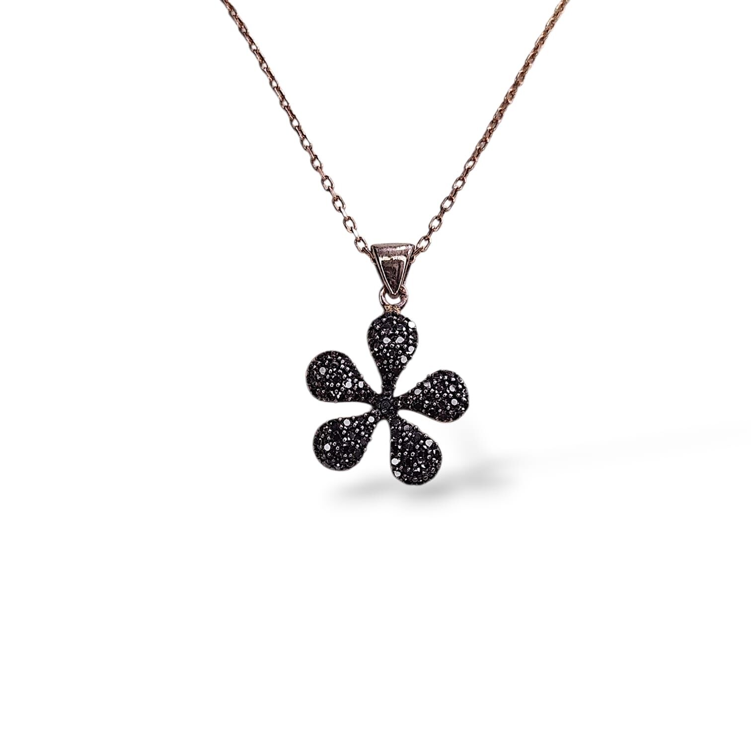 Siyah Taşlı Çiçek Model Rose Kaplama Gümüş Kolye