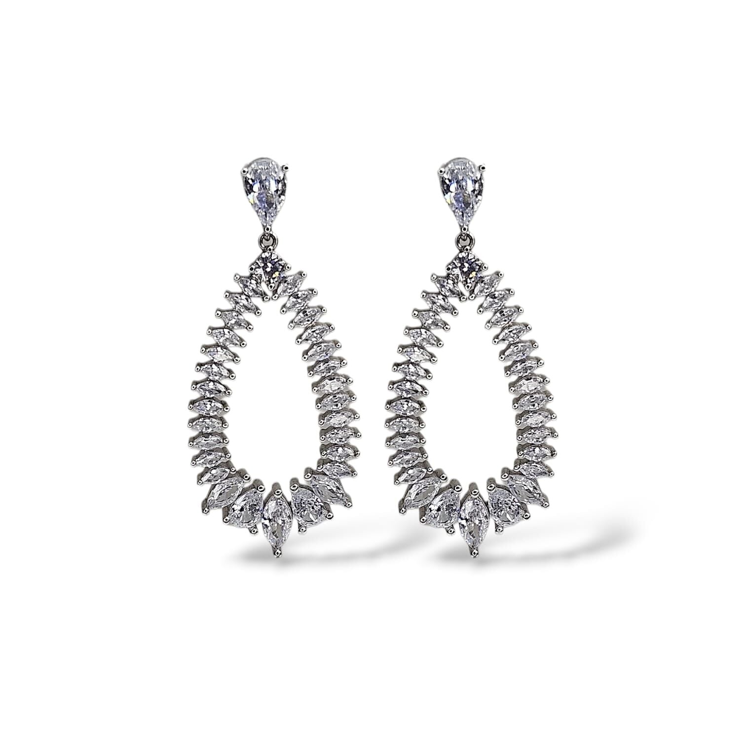 Kadın Gümüş Sallantılı Küpe Pırlanta İşçiliğinde Işıltılı Şık Abiye Küpe