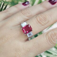 Üçtaş Elmas Kesim Yakut Gümüş Yüzük