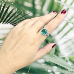 Kare Form Yeşil Kristal Taşlı Gümüş Yüzük