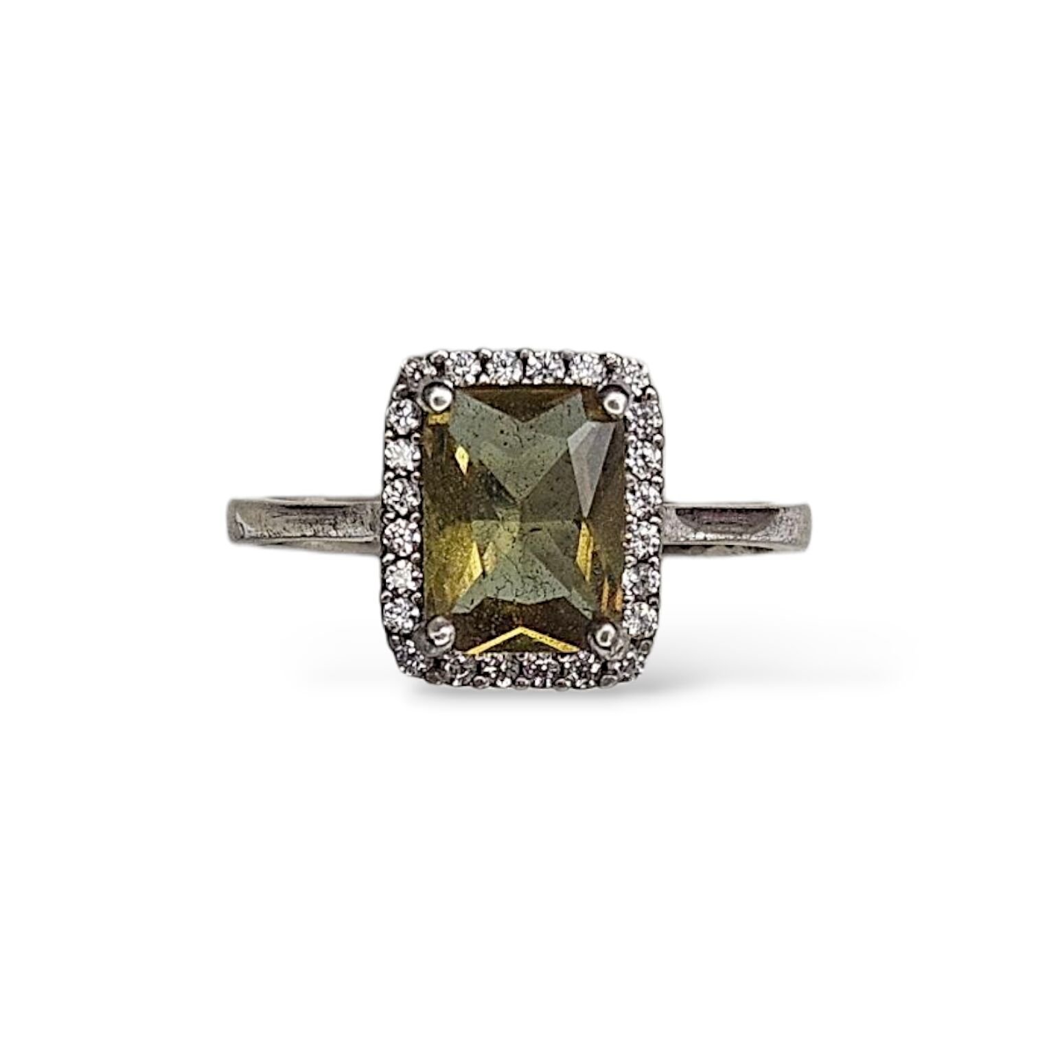 Baget Form Zultanite Taşlı Gümüş Yüzük